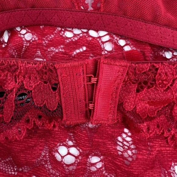 iCollection Women's Long Line Triangle All Over Floral Lace Bralette Red Size 3X - Picture 5 of 8